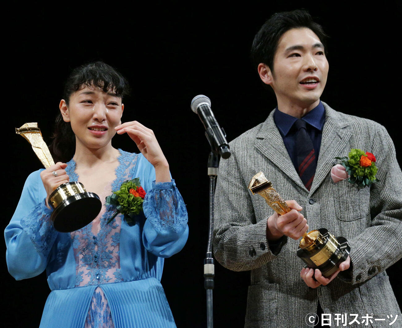 安藤サクラ（左）と柄本佑（2019年撮影）