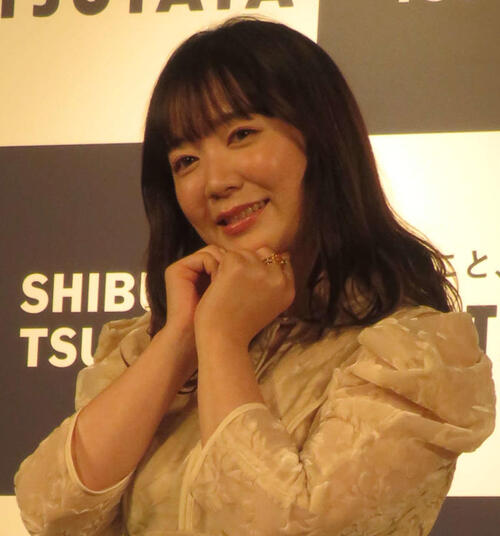「メダリスト」「ウマ娘」出演声優　下着姿の舌ペロショットに「やばすぎ」「最高」ファン歓喜