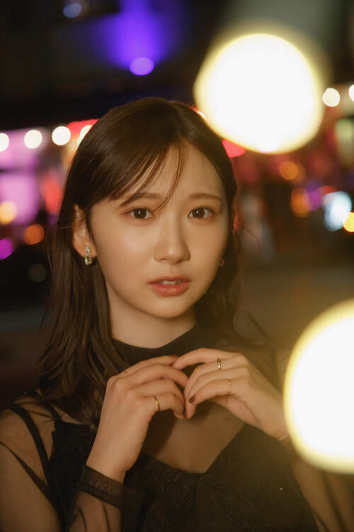 日向坂46藤嶌果歩、黒いドレスに身を包み“大人かほりん”「違う自分に