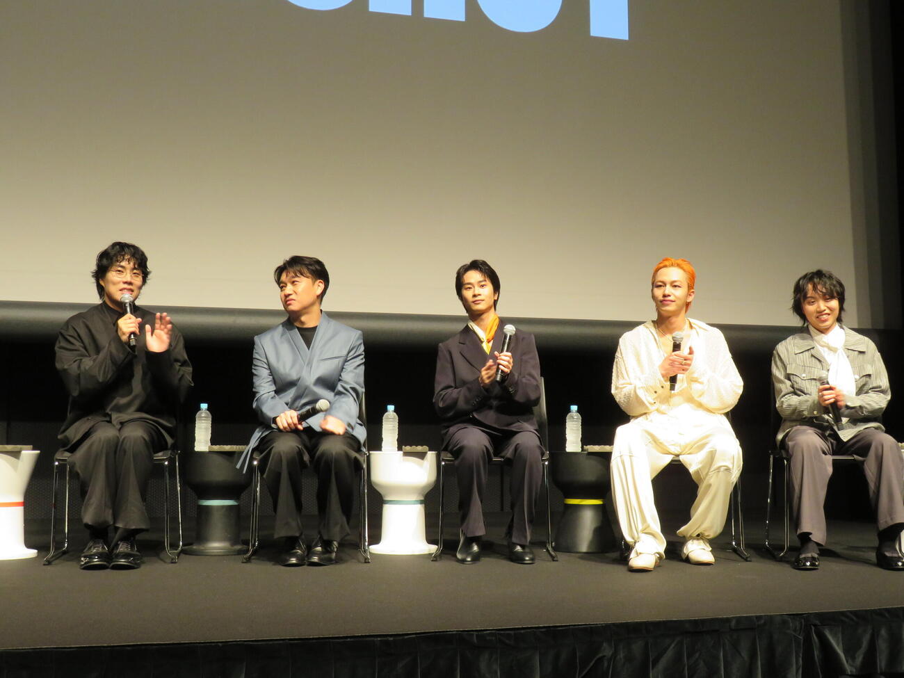 短編映画「BREAK SHOT」ショートショート　フィルムフェスティバル＆アジア2026特別上映会に登壇した、左からくるま、児玉智洋、前田旺志郎、⾼橋侃、遠藤雄斗（撮影・村上幸将）
