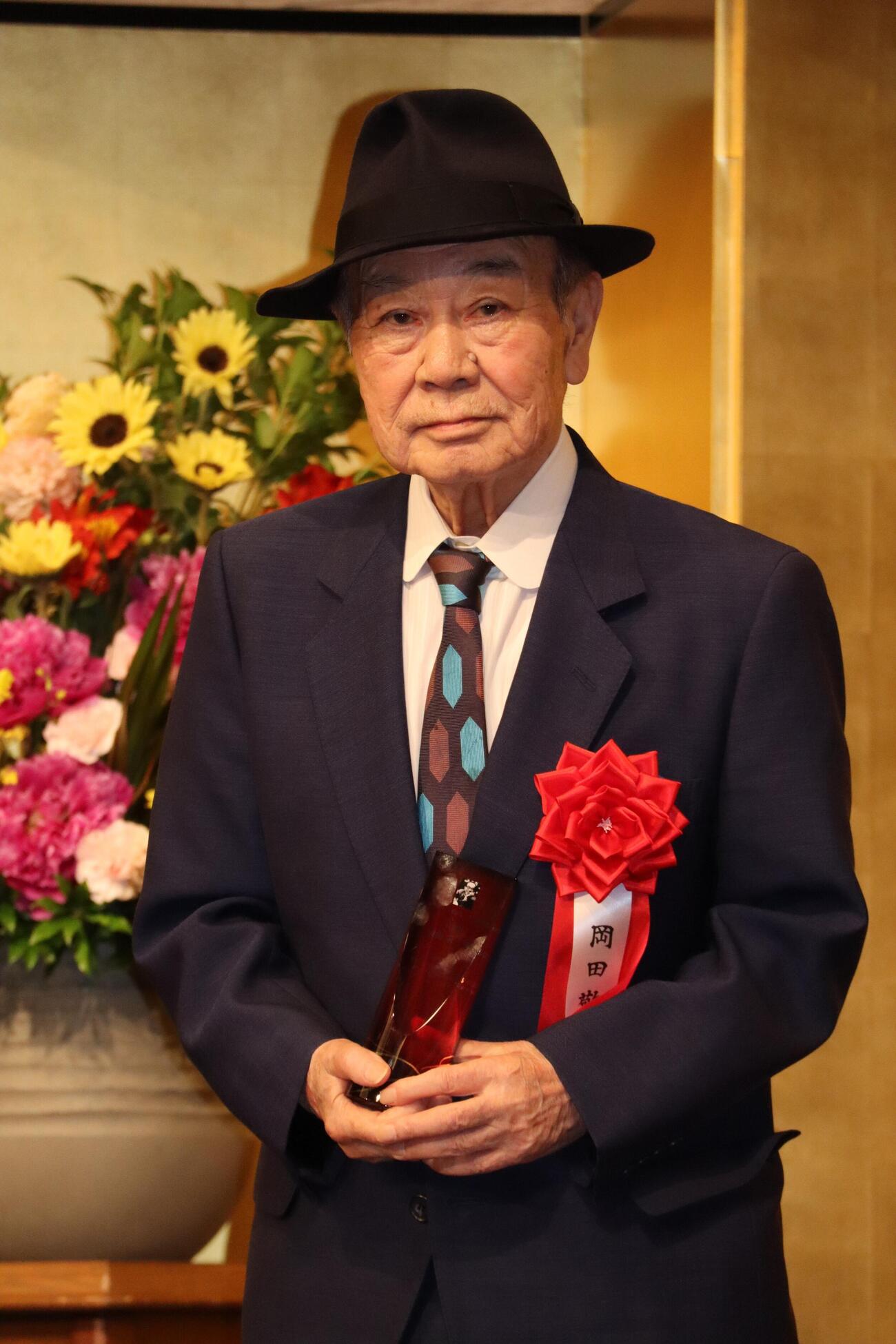岡田敬二氏