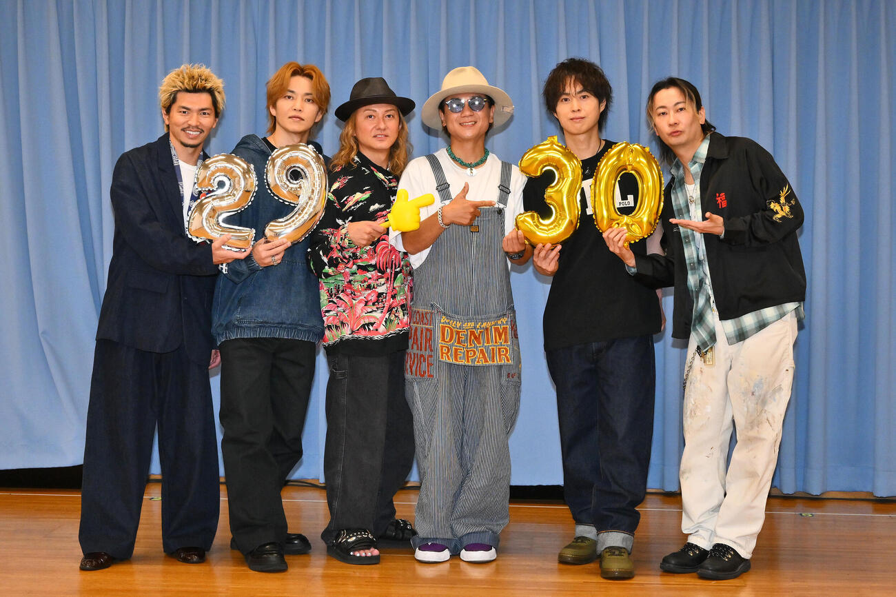 デビュー29周年を迎え30周年の節目を目指すDA PUMP。左からU－YEAH、KENZO、ISSA、KIMI、YORI、TOMO（撮影・滝沢徹郎）＝2026年6月2日