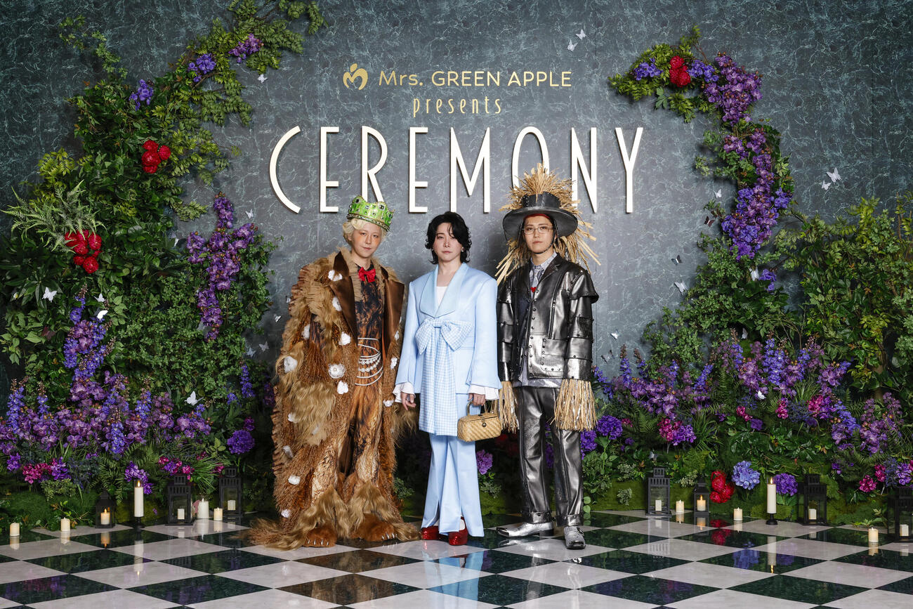 「Mrs．GREEN APPLE presents『CEREMONY』」初日グリーンカーペットに登場したMrs．GREEN APPLE