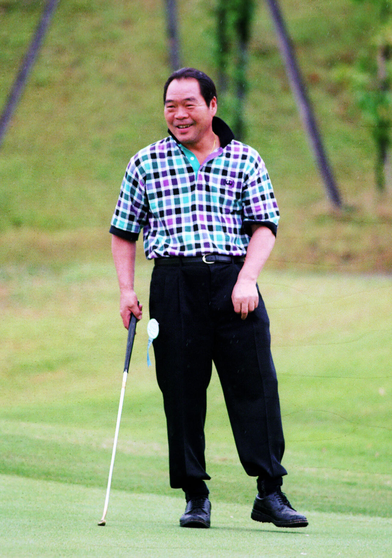 ガッツ石松チャリティーゴルフでプレーするガッツ石松＝1995年5月28日　ネガ番号＝文化B2674－2－3