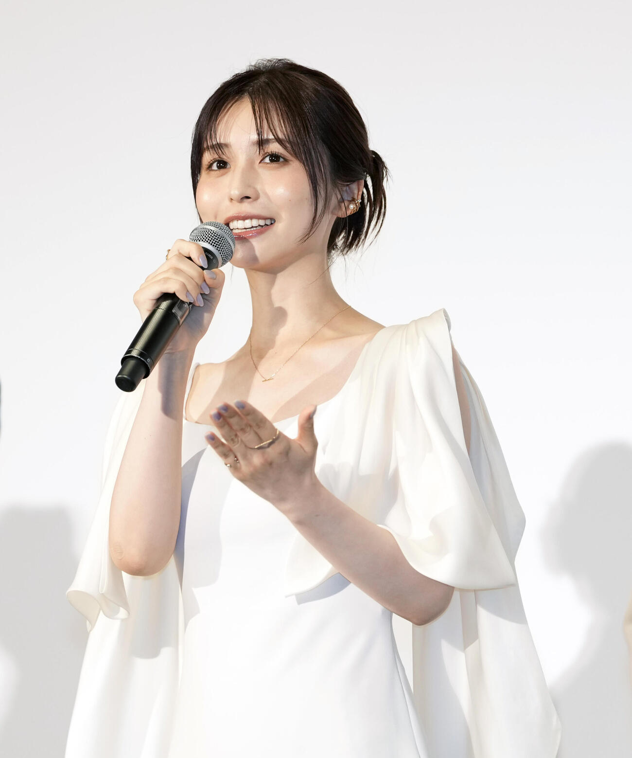 映画「ラブ≠コメディ」完成披露試写会に登壇し、思いを語る長濱ねる（撮影・小島史椰）
