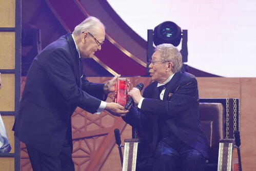 北島三郎、芸道64年　歌うことは「天命」　特別功労賞に「うれしいね～」