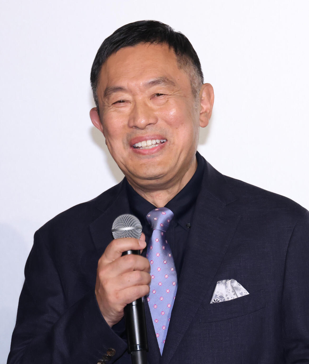 劇場版「旅人検視官　道場修作」初日舞台あいさつを行う内藤剛志（撮影・中島郁夫）.