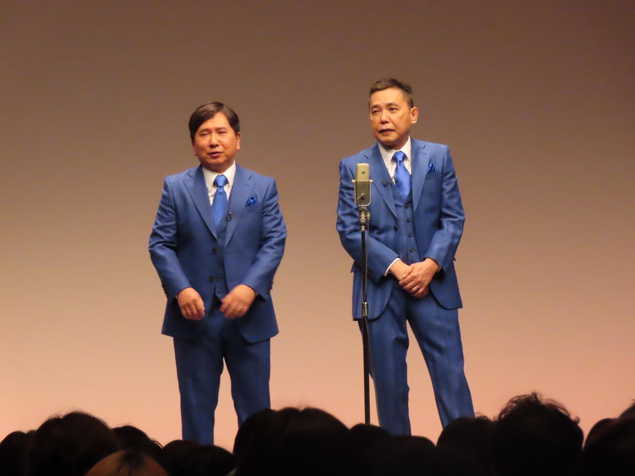 爆笑問題の田中裕二（左）と太田光