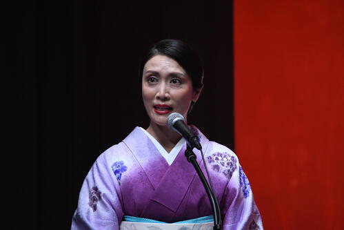 MBSテレビ松川浩子アナ「気分よく、ここに立たせていただいております」紫基調の着物に上機嫌