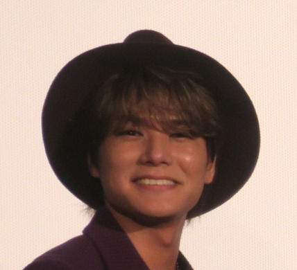 声優の八代拓（23年9月撮影）