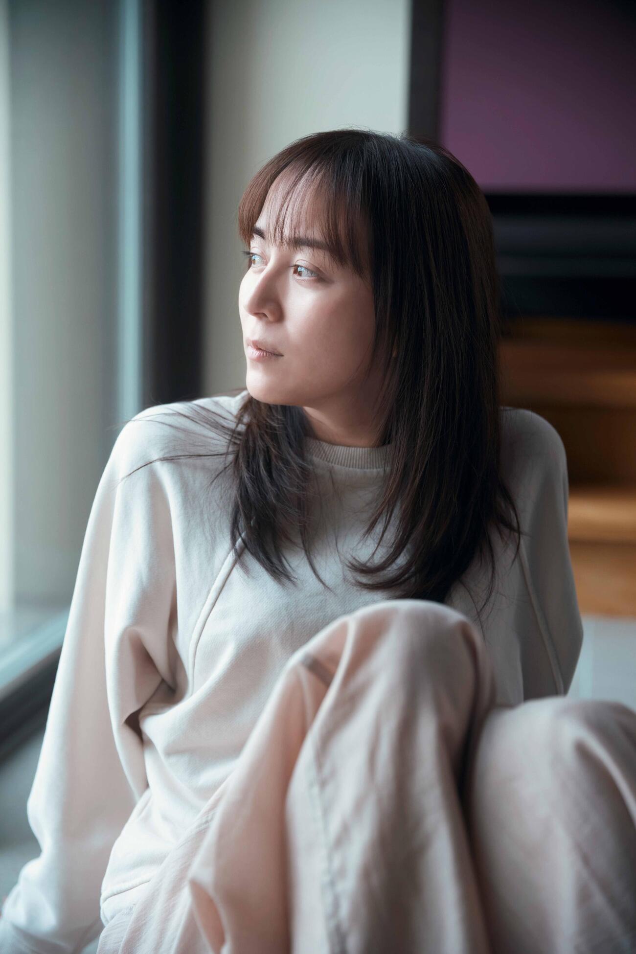 比嘉愛未エッセイ集「またね。」より（（C）講談社／撮影：三宮幹史提供）