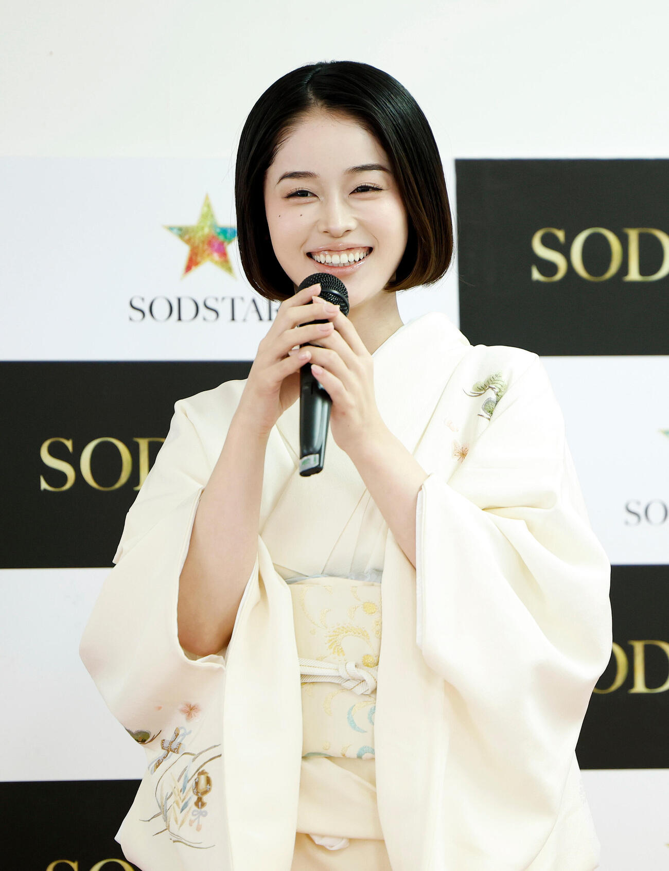 MINAMO記者発表＆ファンイベント　イベントに登壇し、笑顔を見せるMINAMO（撮影・山本朝陽）