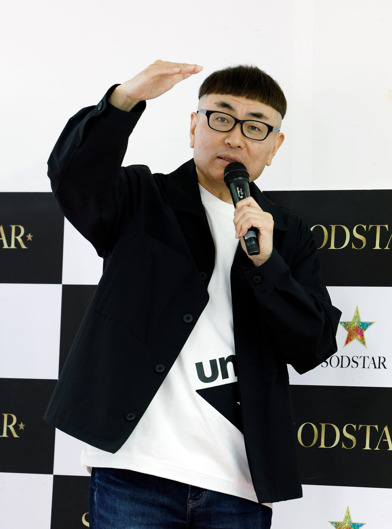 MINAMO記者発表＆ファンイベント　イベントで話すイジリー岡田（撮影・山本朝陽）