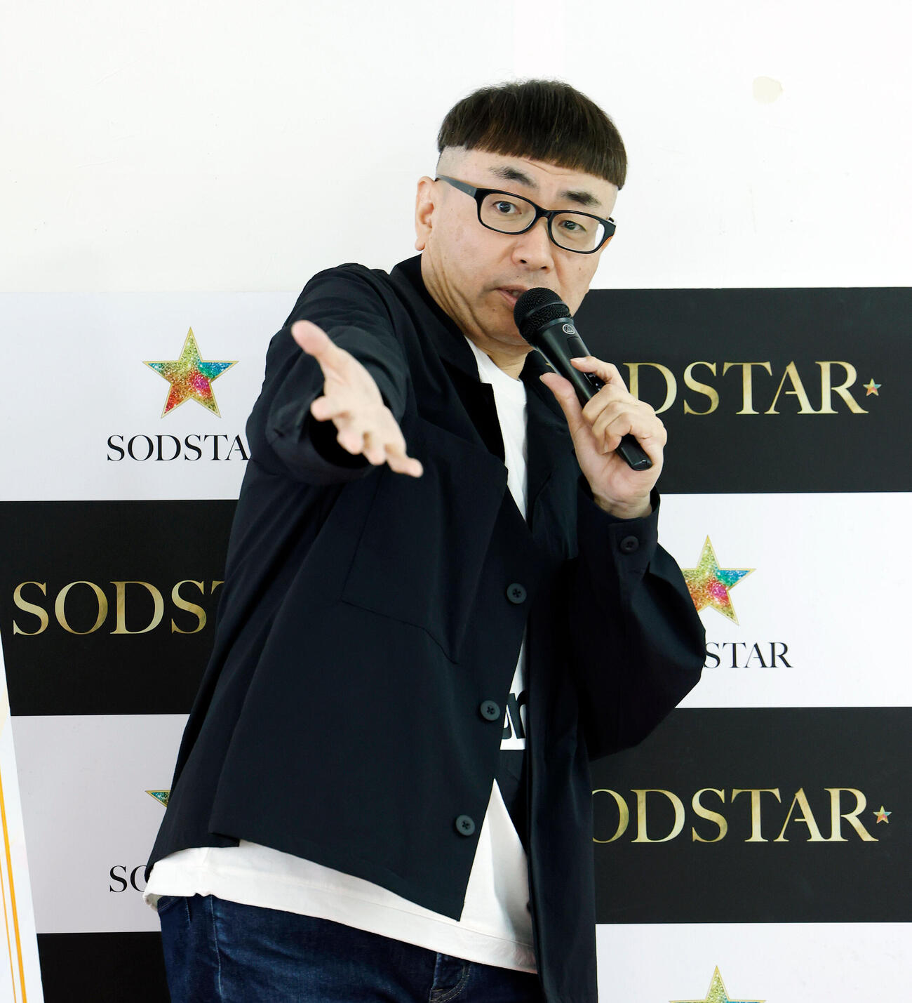 MINAMO記者発表＆ファンイベント　イベントで話すイジリー岡田（撮影・山本朝陽）