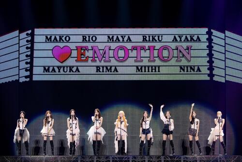 NiziU、約3年半ぶりのドームツアーに西野カナ降臨！ NINA「泣きそう