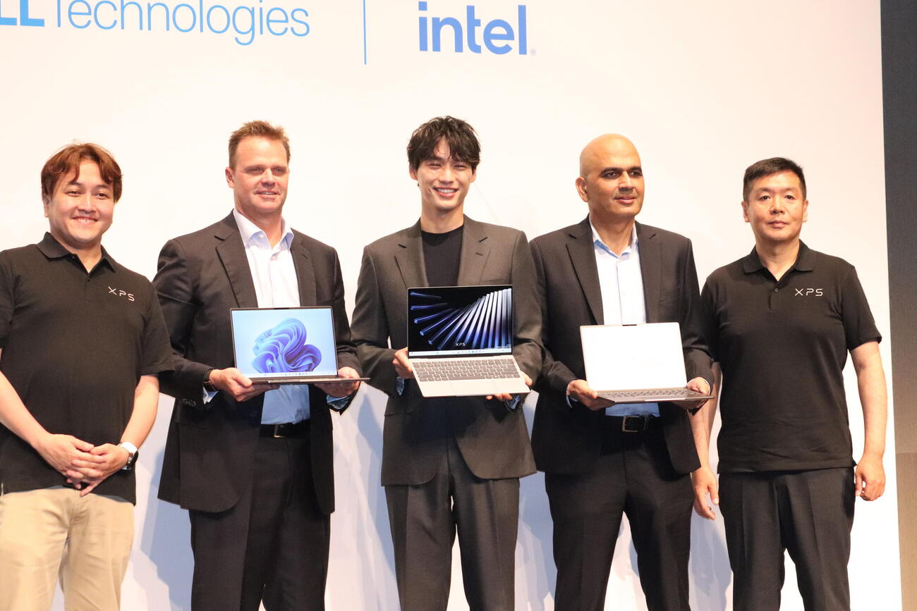 「デル・テクノロジーズ」ブランドアンバサダー就任式＆「XPS」新製品発表会に出席した福士蒼汰（中央）