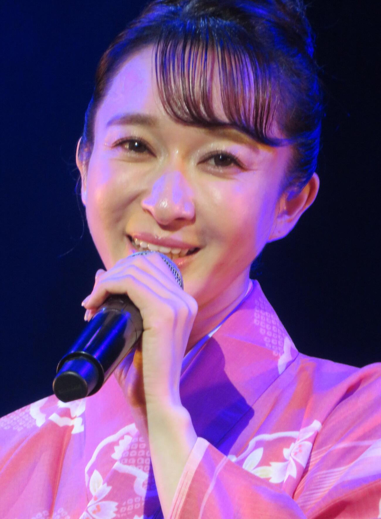 デビュー記念ライブを行った有沙瞳