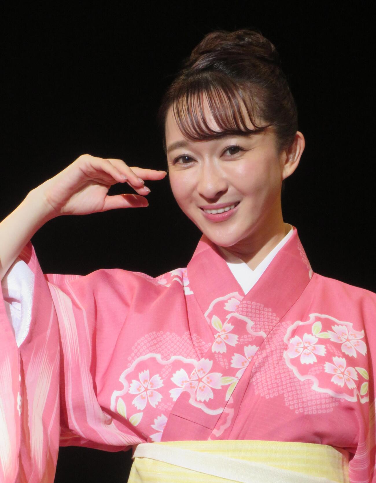 デビュー記念ライブを行った有沙瞳