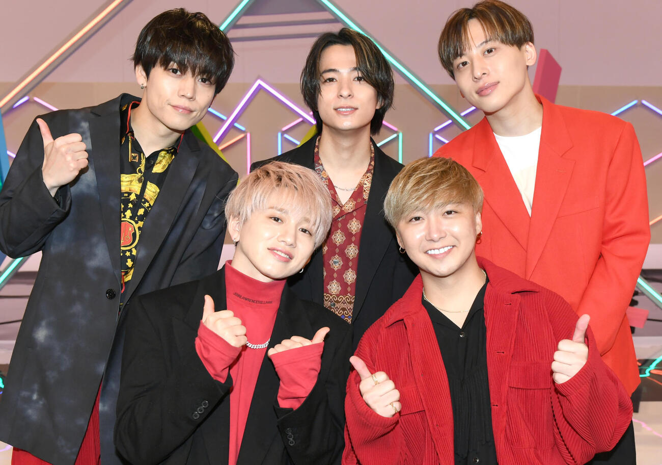 Da－iCE。前列左から花村想太、大野雄大、後列左から岩岡徹、和田颯、工藤大輝（2022年2月撮影）