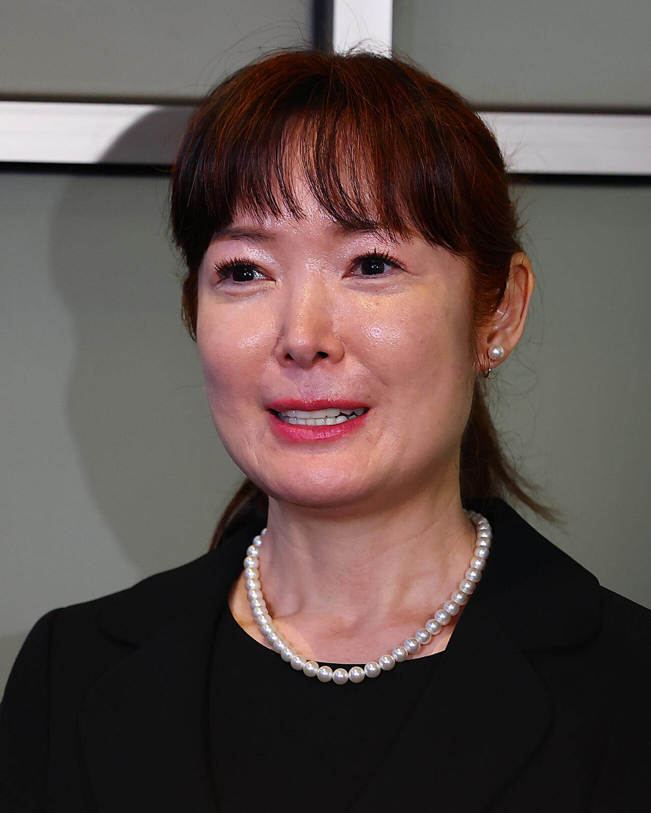 中村玉緒さんの通夜に参列した田川寿美（撮影・野上伸悟）