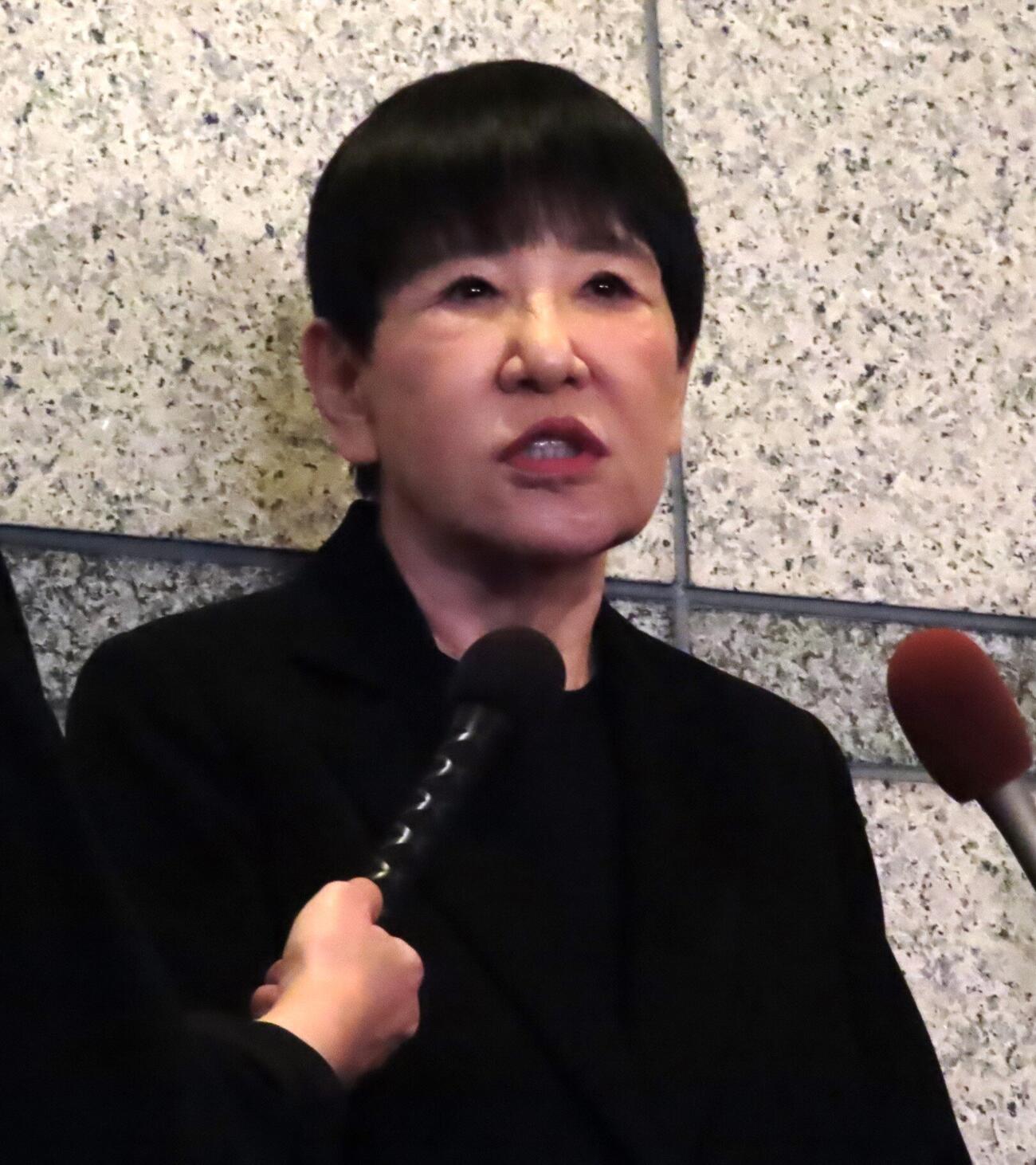 中村玉緒さんの通夜に参列した和田アキ子