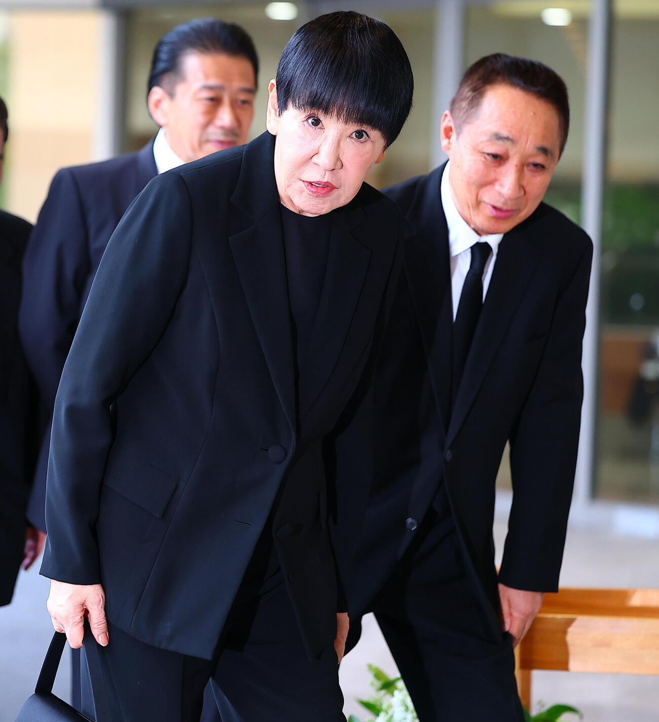 中村玉緒さんの通夜に参列した和田アキ子（撮影・野上伸悟）