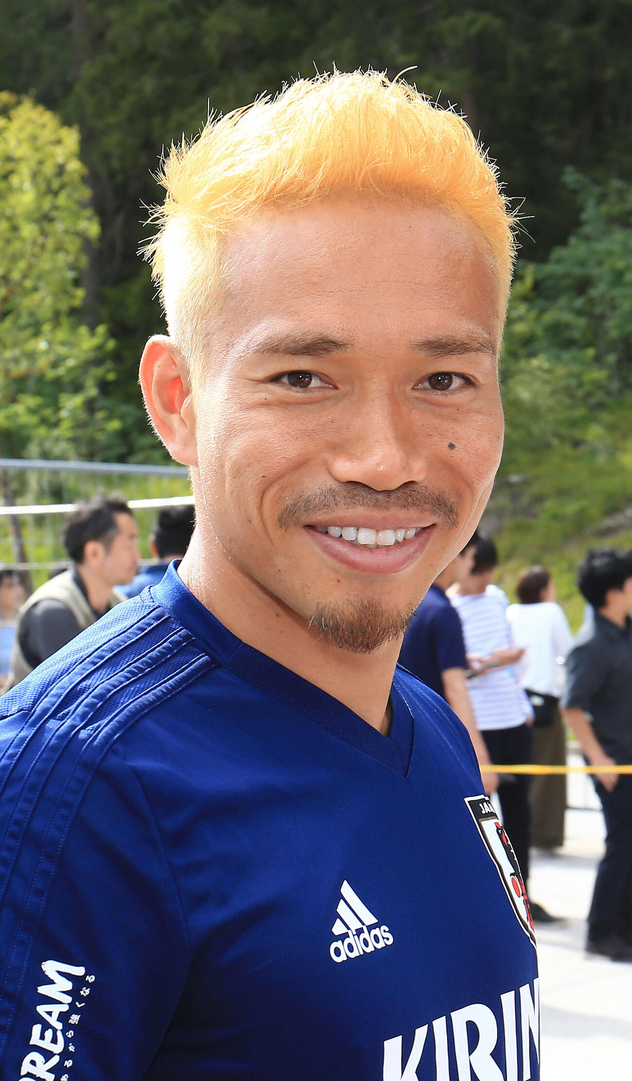 金髪の長友佑都（18年6月撮影）