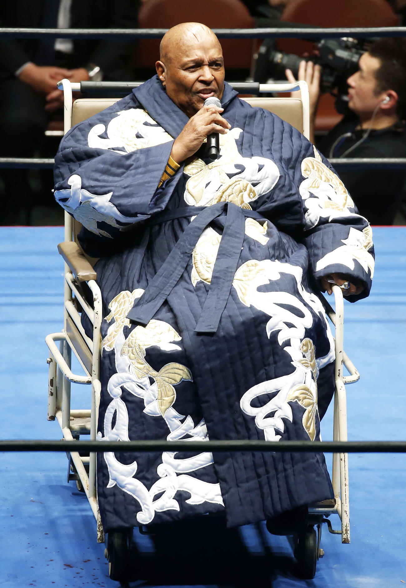 19年2月　引退セレモニーでスピーチするアブドーラ・ザ・ブッチャーさん