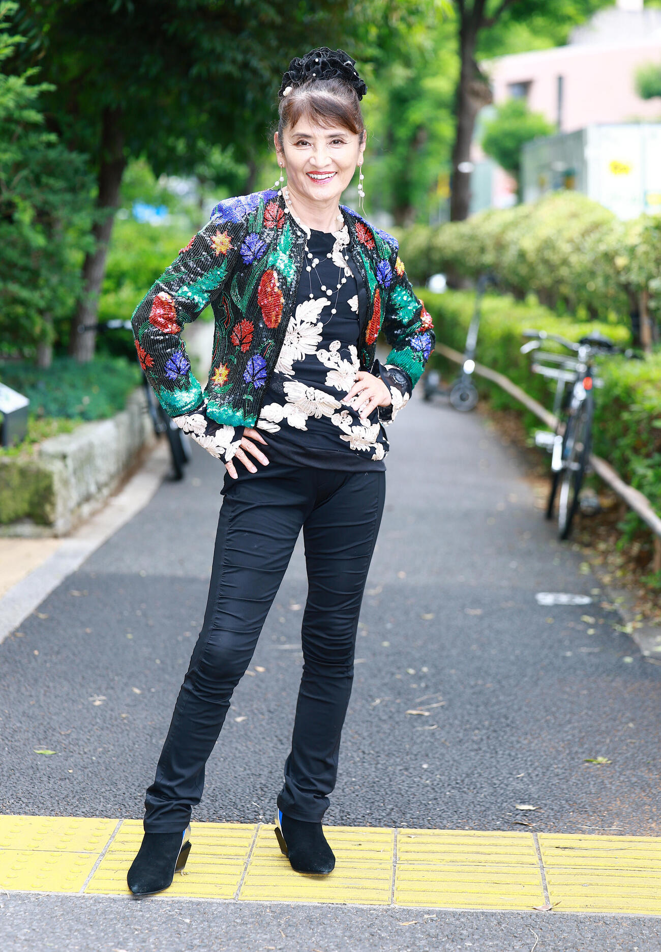 自然体ながらエネルギッシュ、そしてチャーミングな志穂美悦子（撮影・野上伸悟）