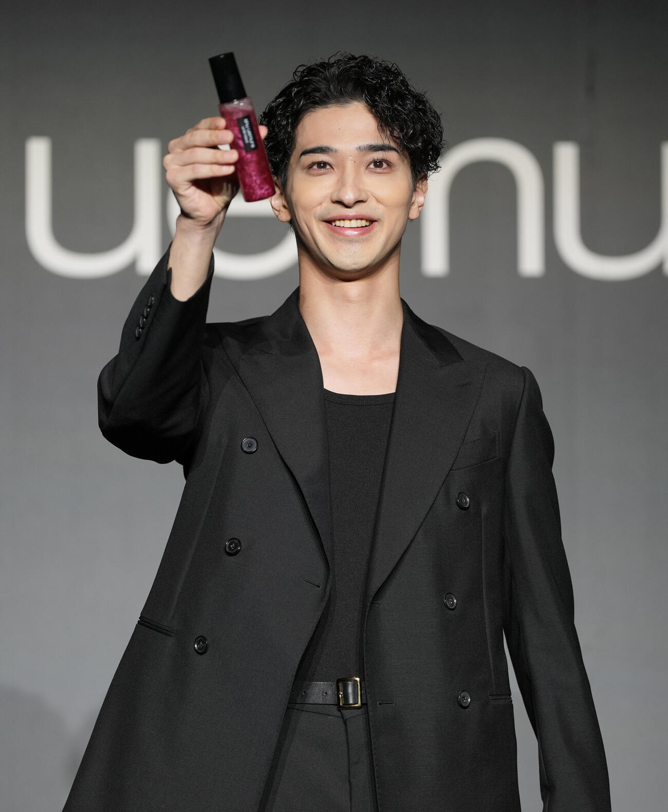 イベントに登場しフォトセッションに臨む横浜流星（撮影・小島史椰）