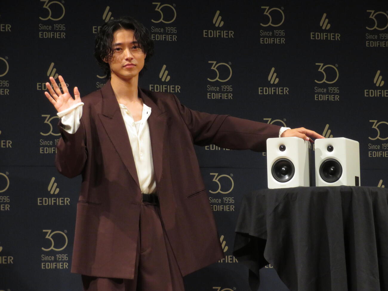「EDIFIER」新CM発表会に出席した山﨑賢人