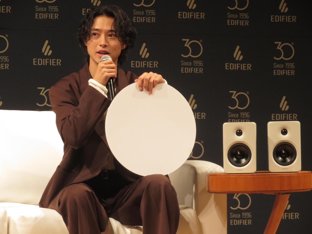 「EDIFIER」新CM発表会に出席した山﨑賢人