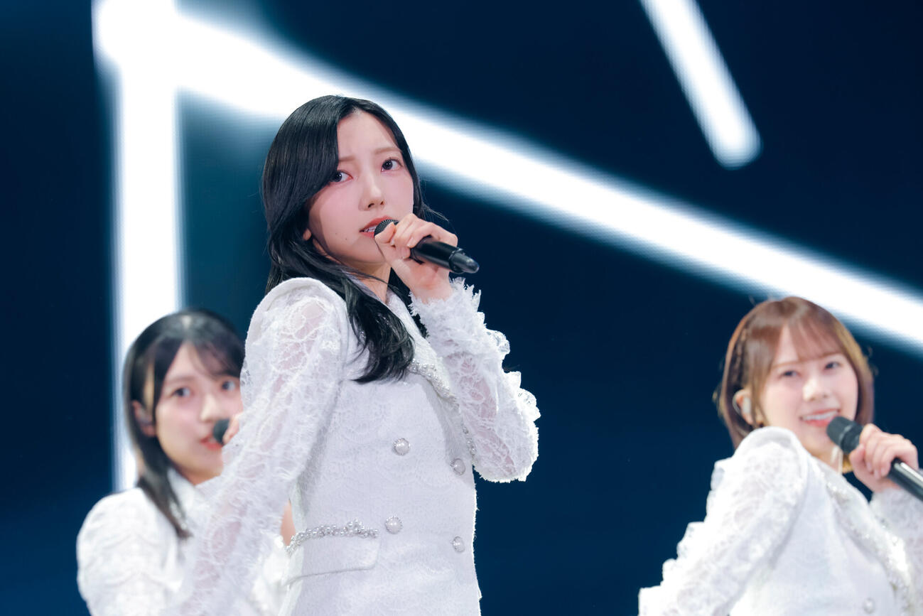 17th Single　ひなた坂46 LIVE　中央は小西夏菜実ⒸSeed＆FlowerLLC