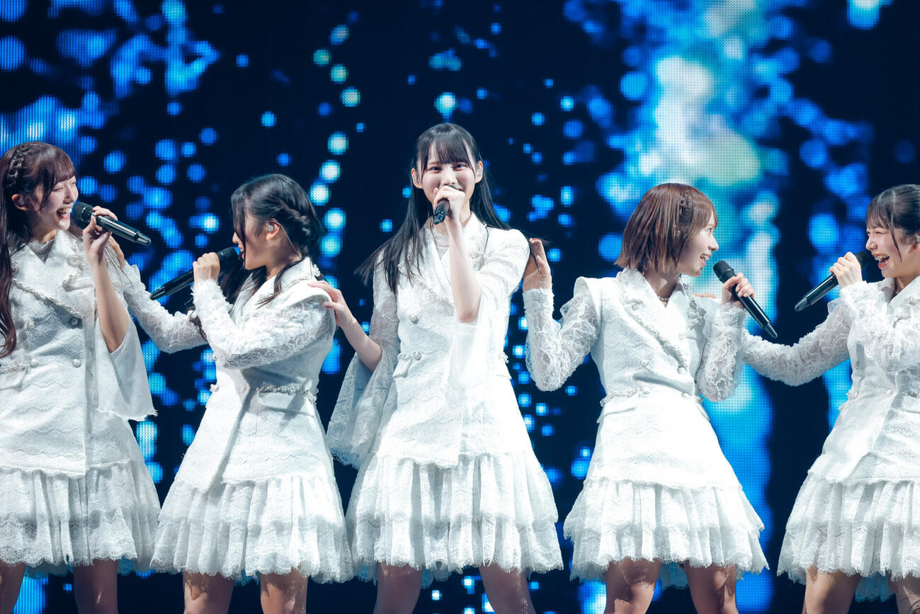 17th Single　ひなた坂46 LIVE　中央は高井俐香ⒸSeed＆FlowerLLC