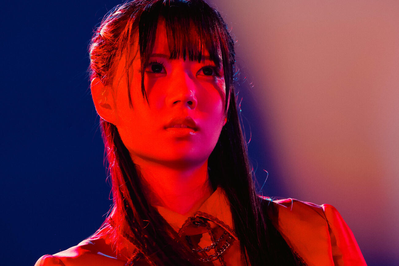 17th Single　ひなた坂46 LIVE　ステージに立つ坂井新奈ⒸSeed＆FlowerLLC