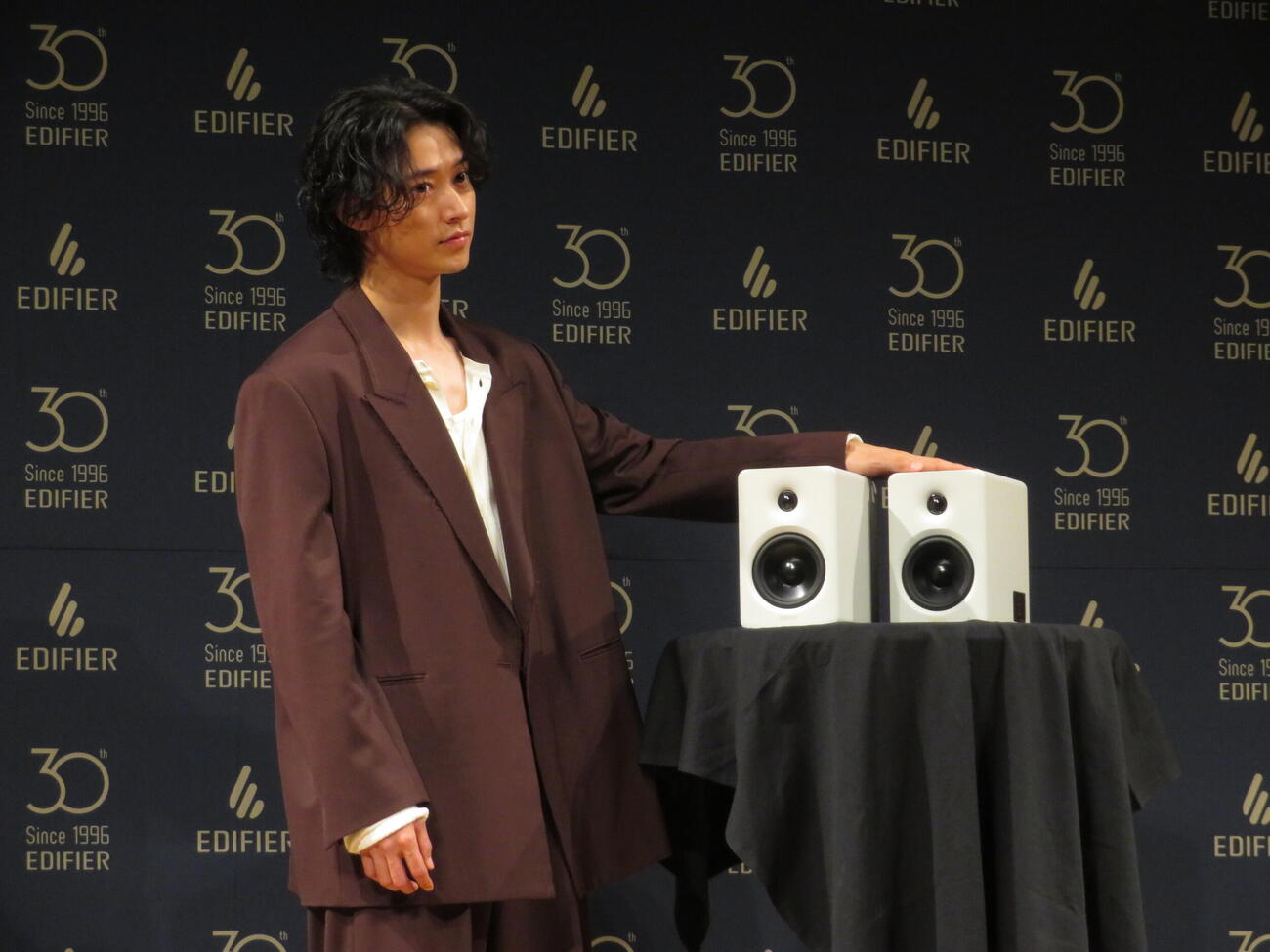 「EDIFIER」新CM発表会に出席した山﨑賢人