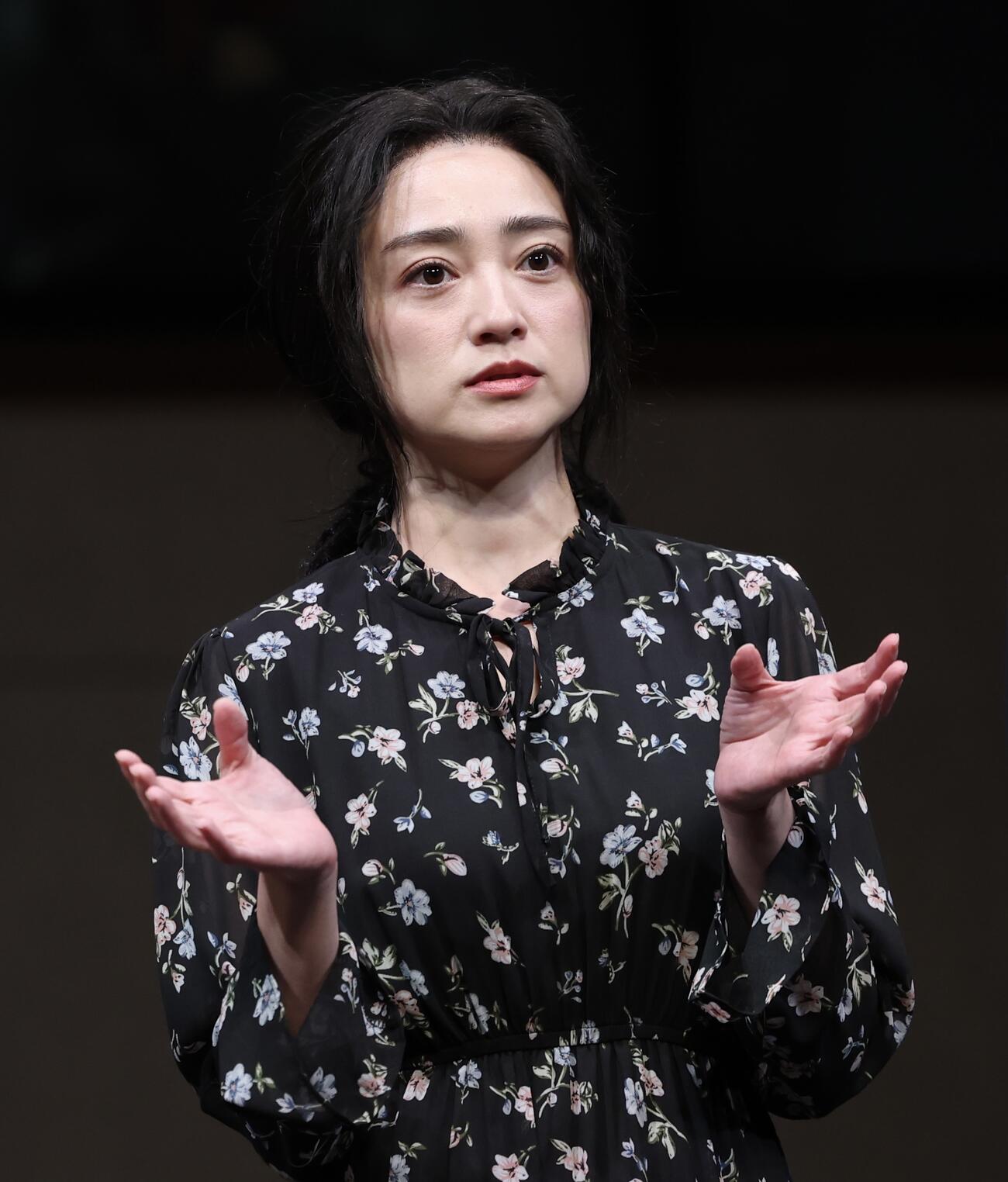 取材に応じる安達祐実（撮影・河田真司）