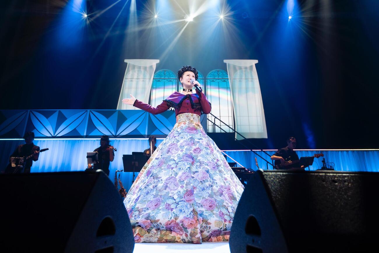 40周年記念ツアーのファイナル公演を行った南野陽子（田中聖太郎氏撮影）