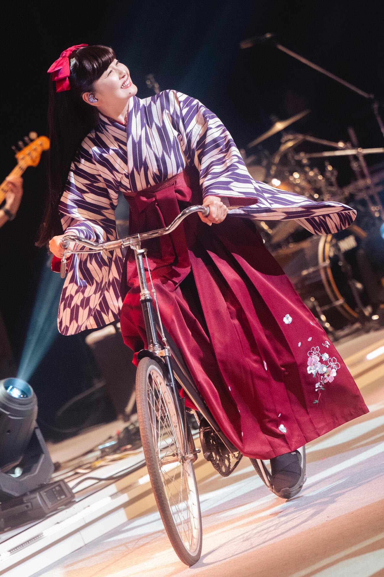 40周年記念ツアーのファイナル公演を行った南野陽子（田中聖太郎氏撮影）
