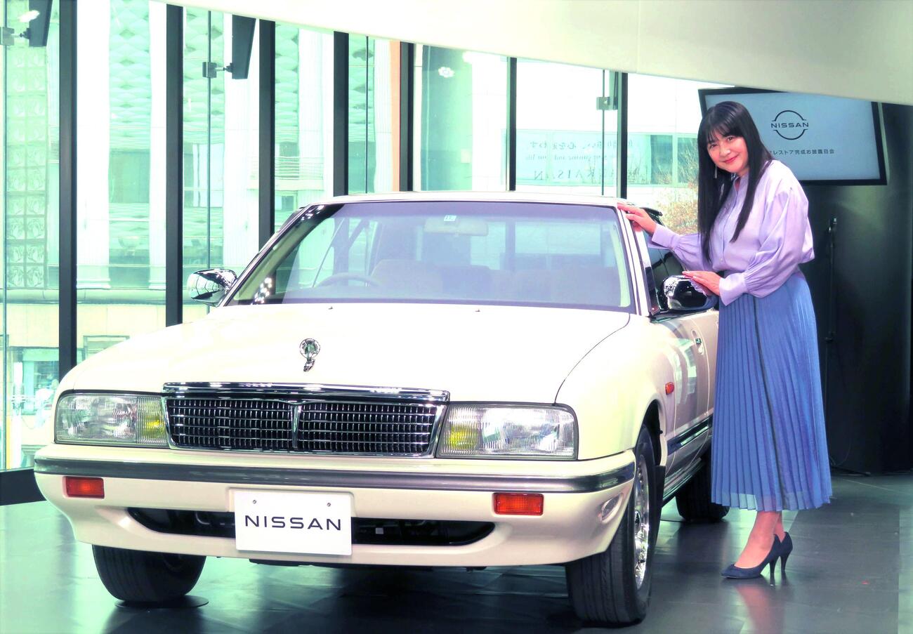 愛車「シーマ」のレストア後初のお披露目会に出席した伊藤かずえ（2021年12月撮影）
