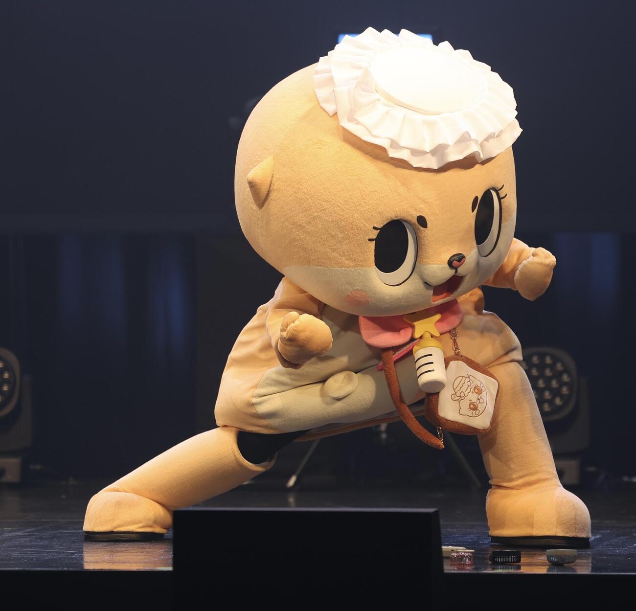 ステージを盛り上げるちぃたん☆（撮影・河田真司）