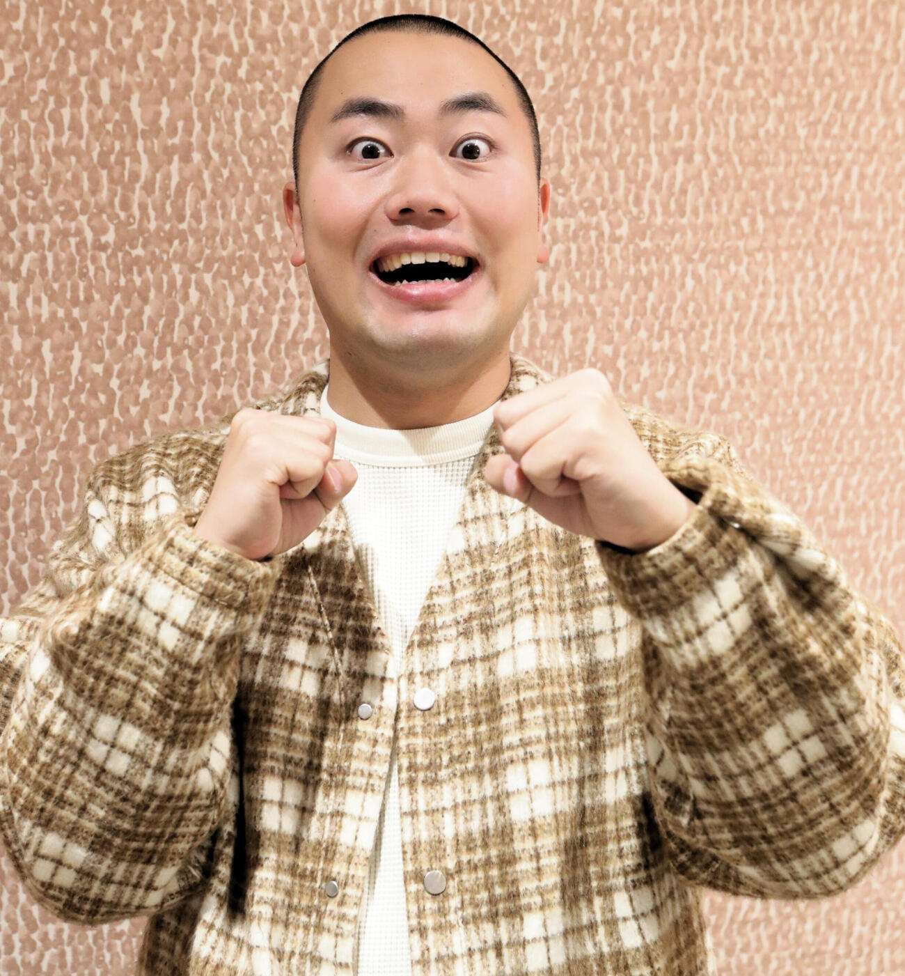ハナコ岡部大（24年12月撮影）
