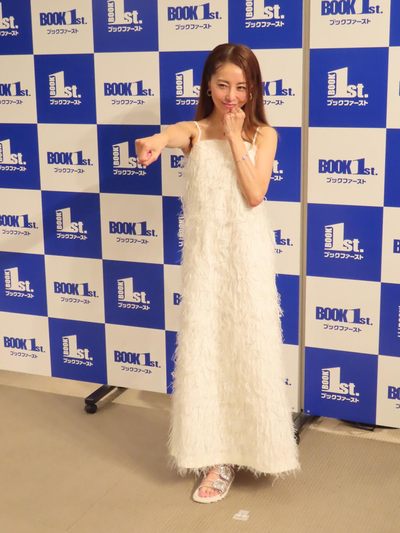 フォトエッセー「元祖崖っぷちアイドルの熊切あさ美が、全肯定BODYを手に入れた理由」を出版した熊切あさ美