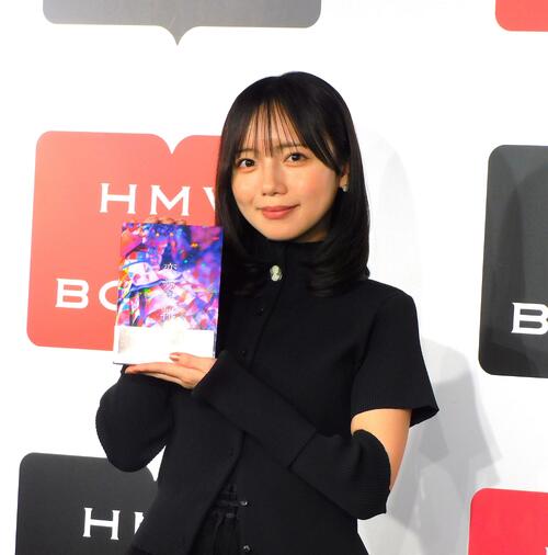 齊藤京子、日向坂46時代はクールキャラが狙い目だった？「私は声も低いので一歩引いて…」