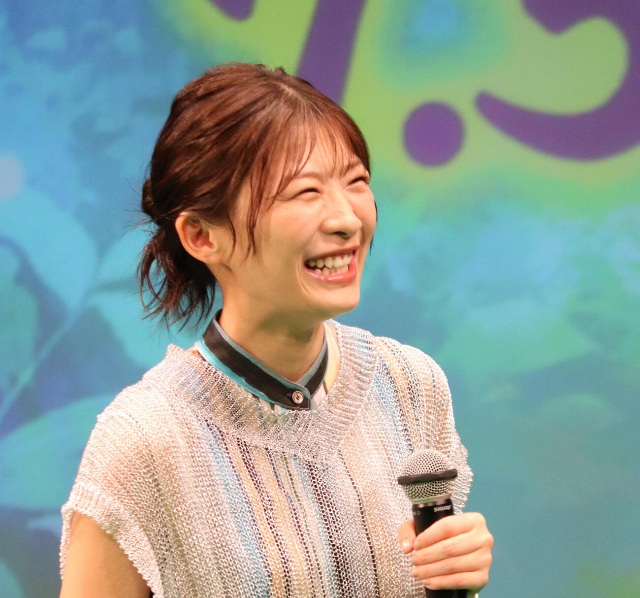 「映画クレヨンしんちゃん　奇々怪々！　オラの妖怪バケ～ション」完成披露舞台あいさつに出席した伊藤沙莉