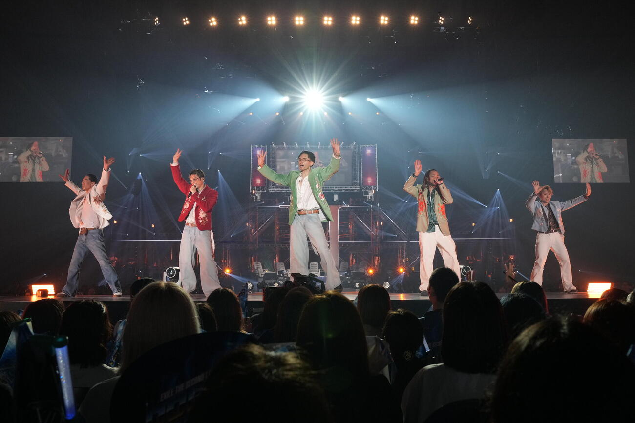 「PERFECT YEAR BEST　～Born To Be Wild～」初日公演でパフォーマンスするEXILE THE SECOND