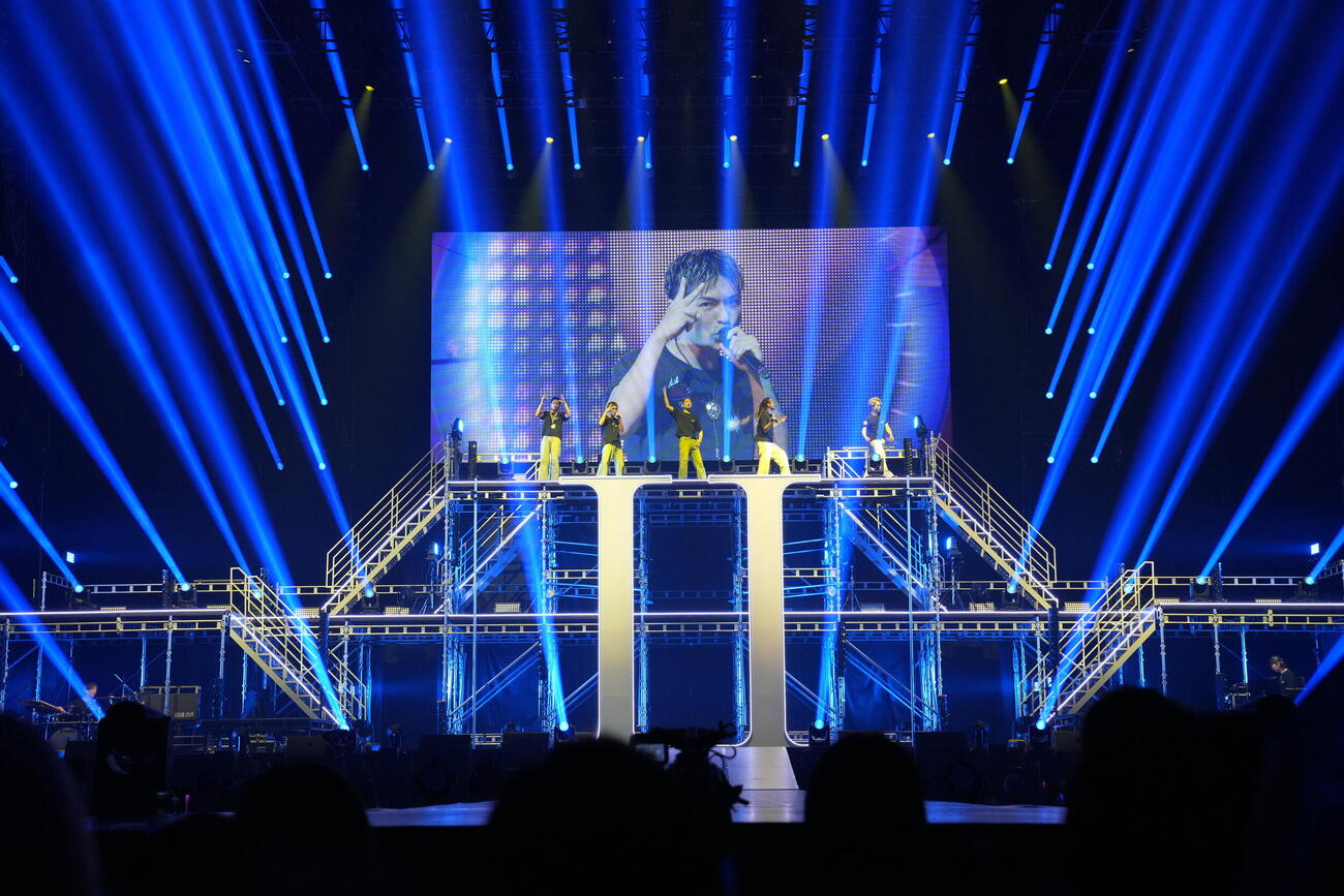 「PERFECT YEAR BEST　～Born To Be Wild～」初日公演でパフォーマンスするEXILE THE SECOND