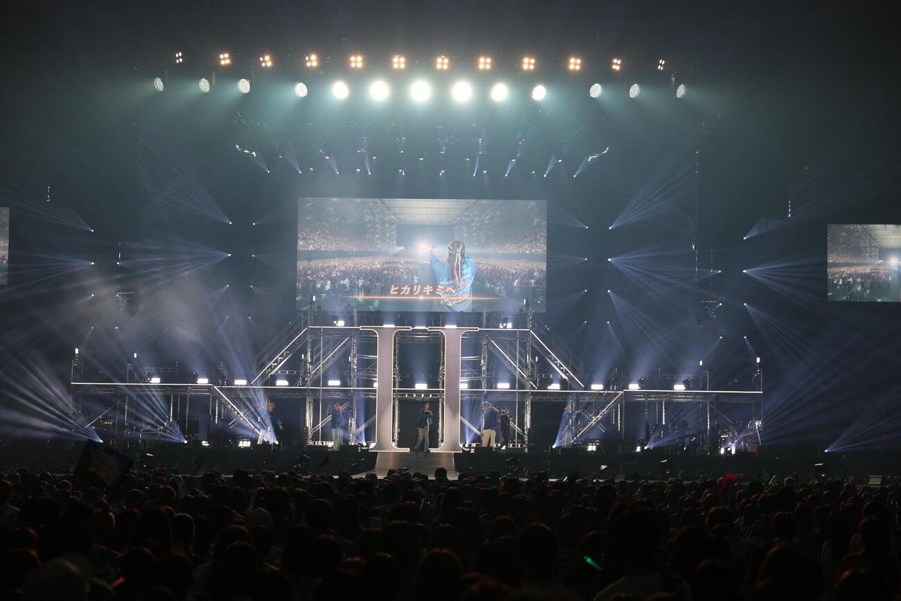 「PERFECT YEAR BEST　～Born To Be Wild～」初日公演でパフォーマンスするEXILE THE SECOND