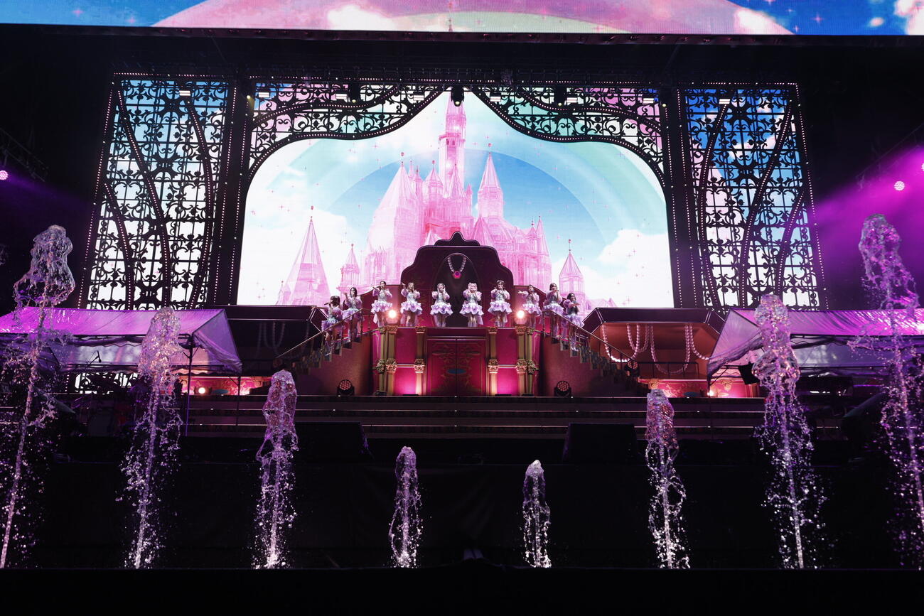 スタジアムライブ「Beyond　“KYUN”ハート」を行った＝LOVE