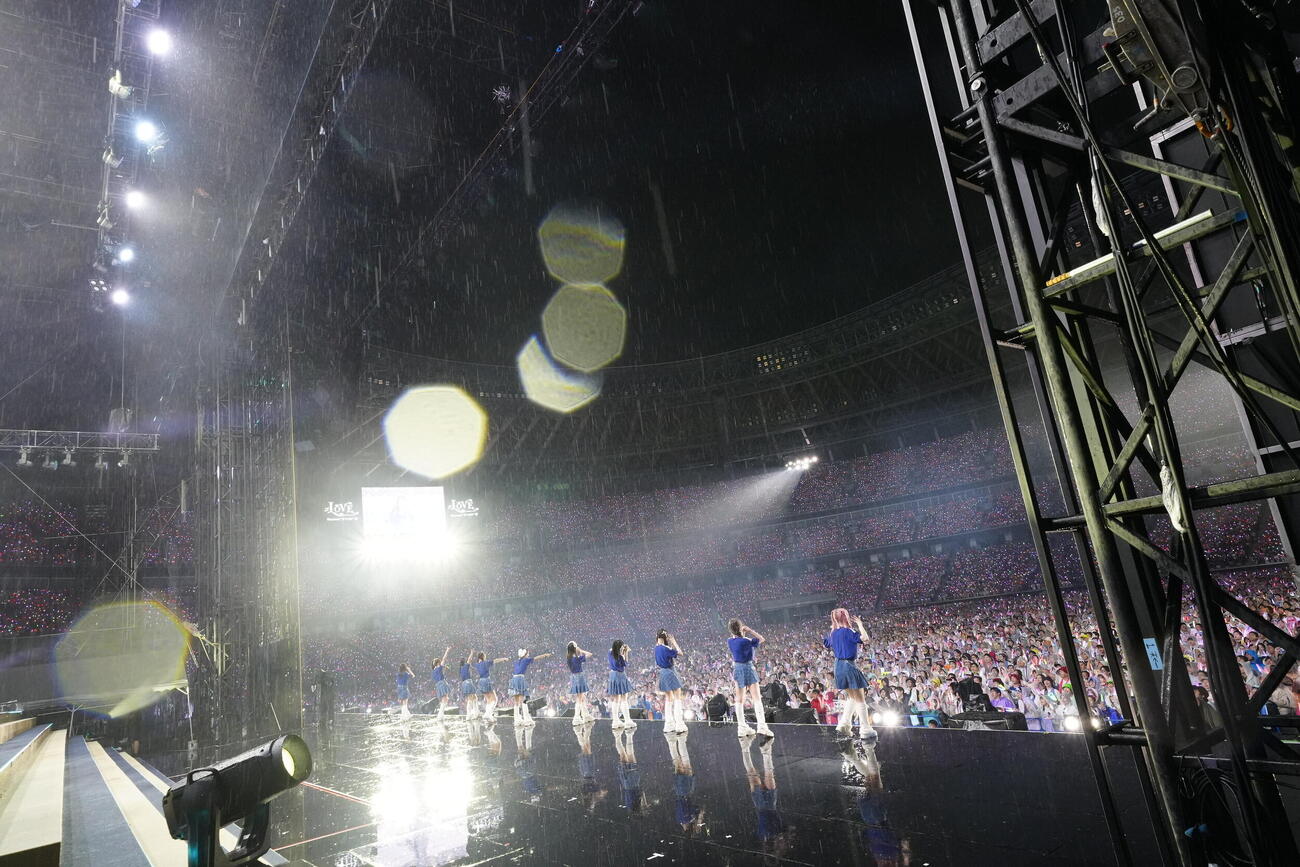 スタジアムライブ「Beyond　“KYUN”ハート」を行った＝LOVE